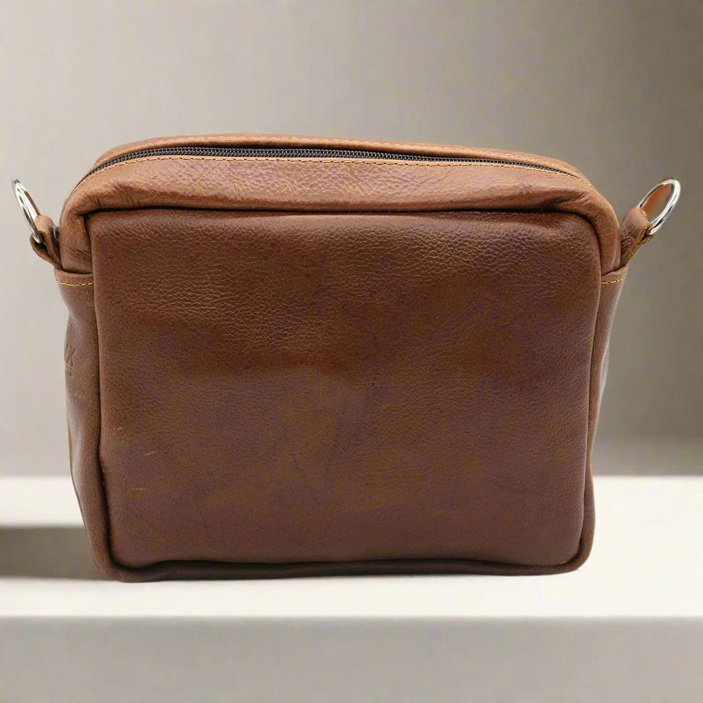 O' Kelly Leather Slingbag