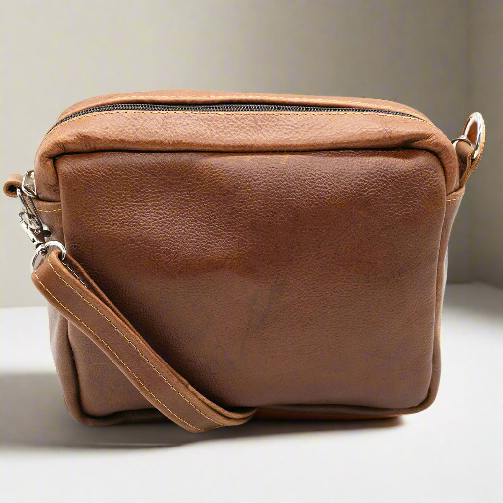 O' Kelly Leather Slingbag