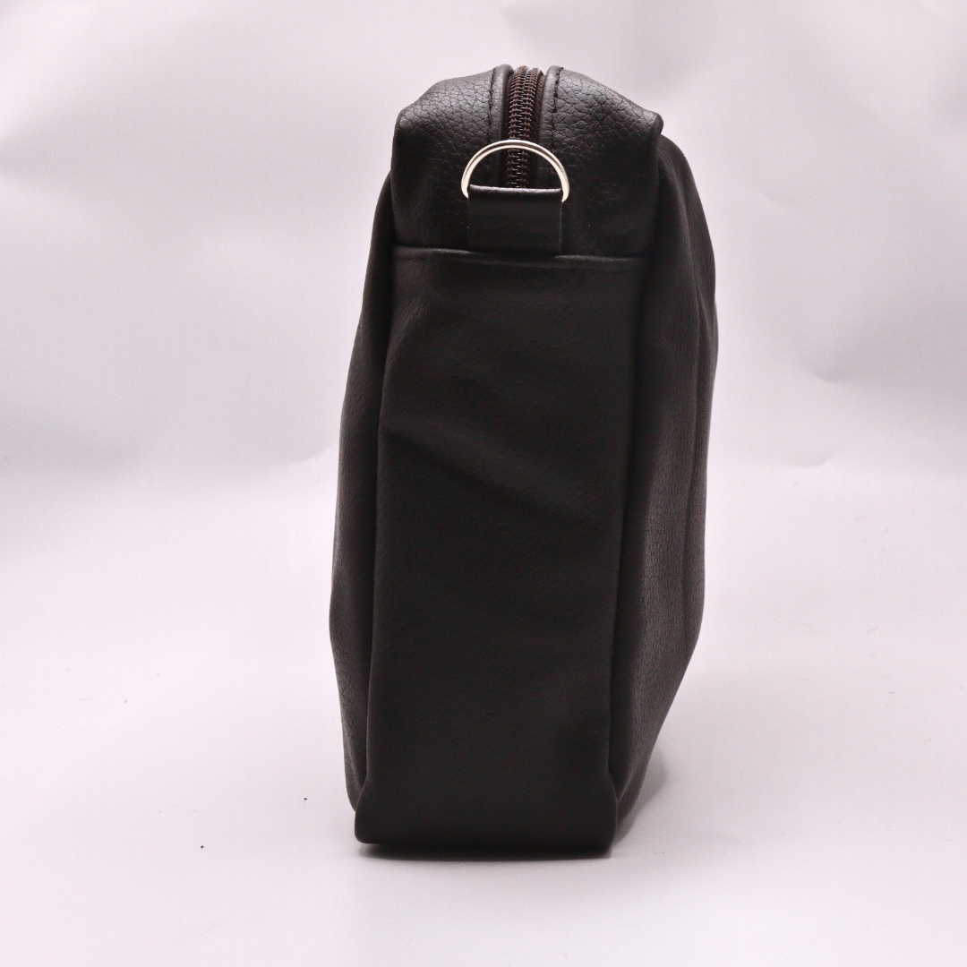 O' Kelly Leather Slingbag