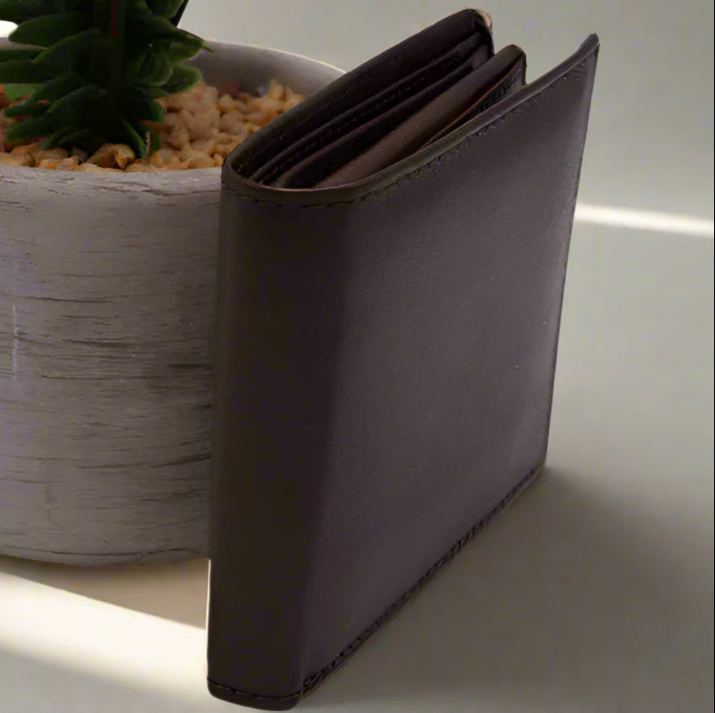 Chow Bello Leather Wallet