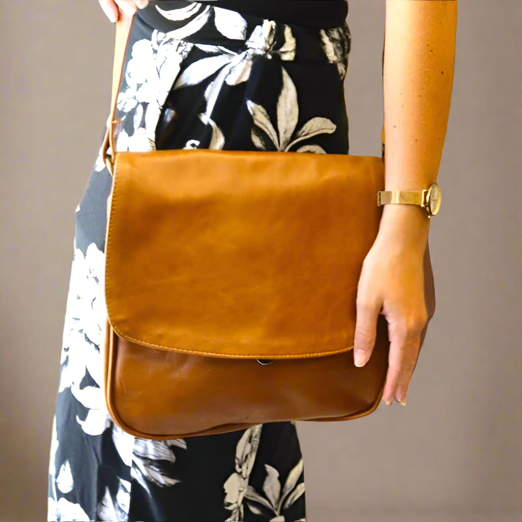 Huxley Leather Hand Bag and Bodywash