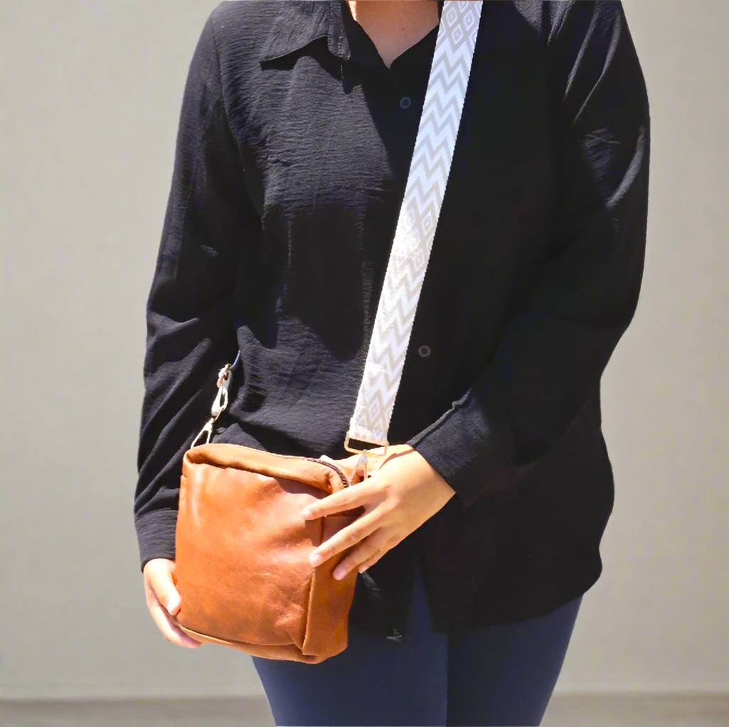 O' Kelly Leather Slingbag