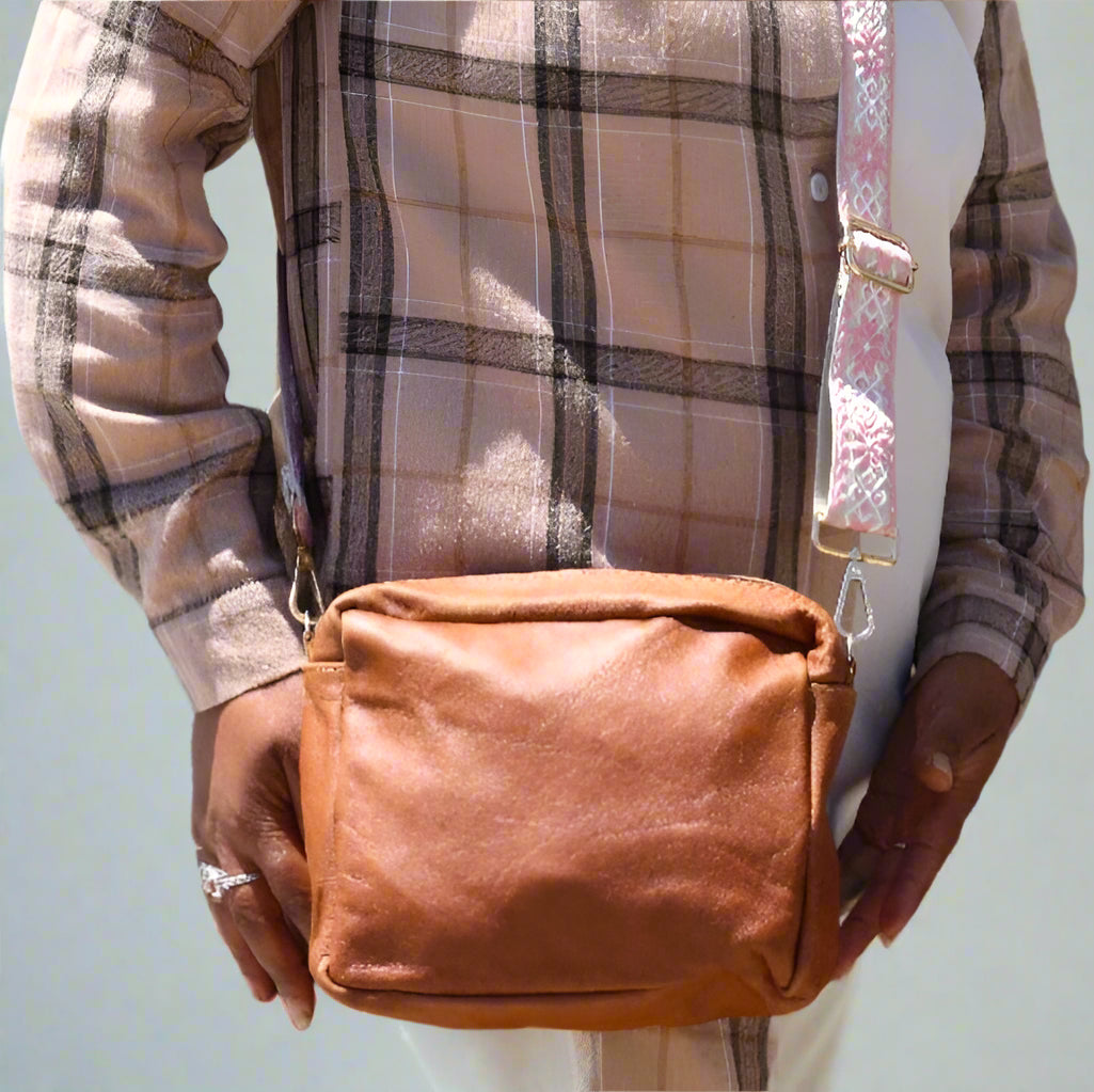 O' Kelly Leather Slingbag